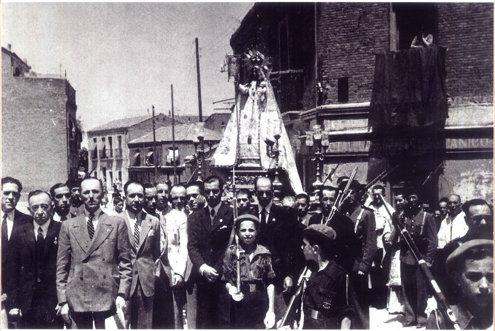 Procesión-de-las-Victorias-peq_Bea Burgos